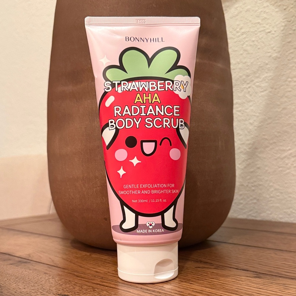 Bonnyhill Strawberry AHA Radiance Body Scrub